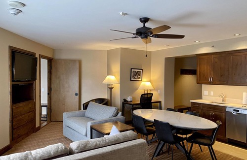 Mountain Village Apartment | Newly Updated Peaks Penthouse with Great Ski Access