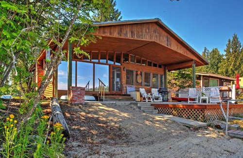 Newport House | Newport Cabin with Lakefront Private Porch and Grill!