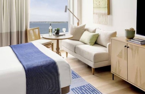 Goat Island Hotel | Newport Harbor Oasis: Exclusive Water Views with Premier Waterfront Dining