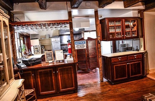 Goshen House | Newport Sunshine/Brook Road Inn