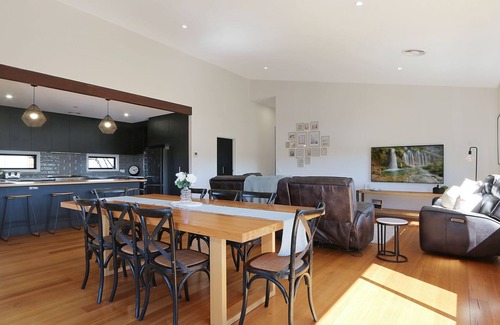 Beechworth House | Newtown Falls Retreat