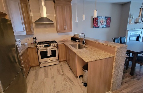 Bromont Condo | Next to mountain bike rides and C1 in Cantons and 5 mins away from main Chalet