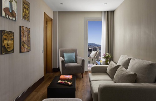 La Maternitat i Sant Ramon Hotel | NH Barcelona Stadium