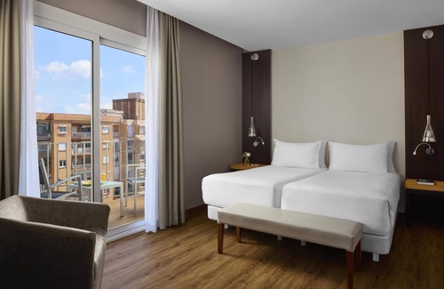 La Maternitat i Sant Ramon Hotel | NH Barcelona Stadium