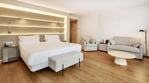 Les Corts Hotel | NH Sants Barcelona