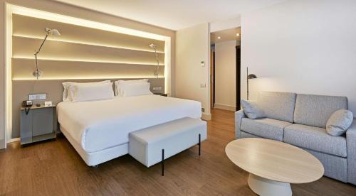Les Corts Hotel | NH Sants Barcelona
