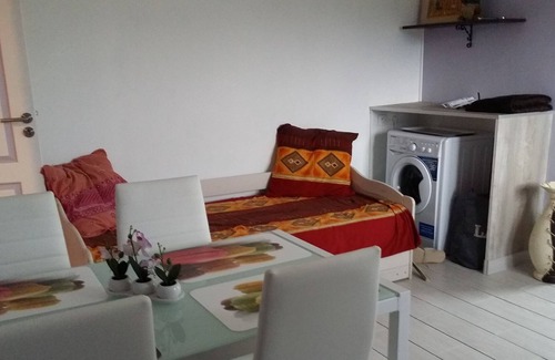 Carros Apartment | NICE 2 35m2 rooms with garden and bbq area