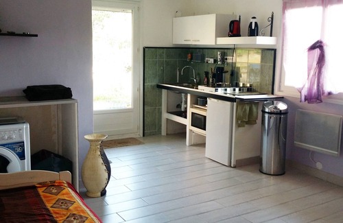 Carros Apartment | NICE 2 35m2 rooms with garden and bbq area