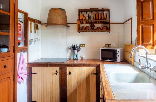 Moya House | Nice and cosy house with garden and jacuzzi