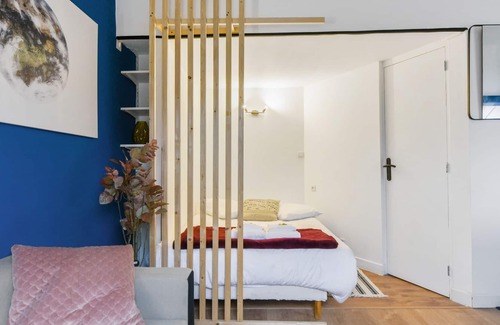 Fives Apartment | Nice and cosy studio at the foot of the metro in Lille Fives - Welkeys