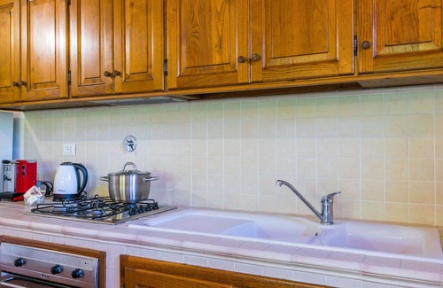 Castellina in Chianti Villa | Nice apartment in villa for 4 people with WIFI, A/C, pool, TV, patio and panoramic view