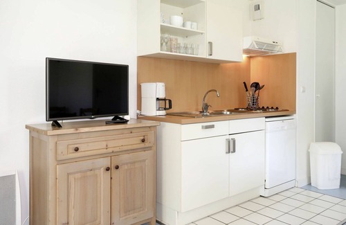 Saint-Briac-sur-Mer Apartment | Nice apartment for 6 people with WIFI, pool, TV, terrace, pets allowed and parking