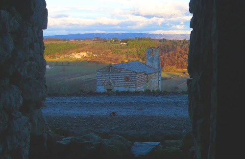 Colle di Val d'Elsa Villa | Nice apartment in villa with pool, WIFI, TV, patio and panoramic view, close to San Gimignano
