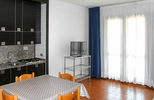 Moniga del Garda Apartment | Nice apartment for 2 people with pool, WIFI, A/C, TV, balcony and pets allowed