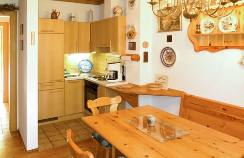 Treffen Villa | Nice apartment in villa for 4 people with WIFI, TV, terrace, pets allowed and parking
