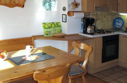 Treffen Villa | Nice apartment in villa for 4 people with WIFI, TV, terrace, pets allowed and parking