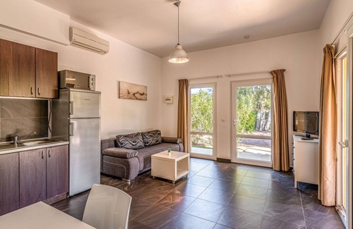 Favone Apartment | Nice apartment for 4 guests with A/C, WIFI, pool, TV, terrace, pets allowed and parking