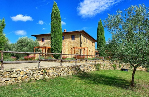 Simignano Apartment | Nice apartment for 3 guests with pool, WIFI, TV and pets allowed