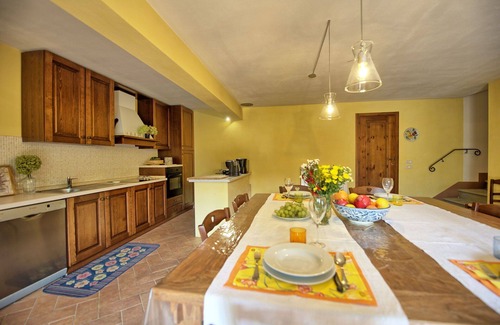 Villa A Sesta Apartment | Nice apartment for 4 guests with A/C, WIFI, pool, TV, terrace and panoramic view, close to Siena