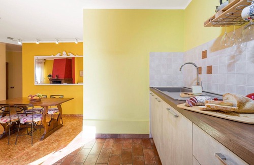 Giugnano Apartment | Nice apartment for 6 people with WIFI, TV, terrace, pets allowed and panoramic view