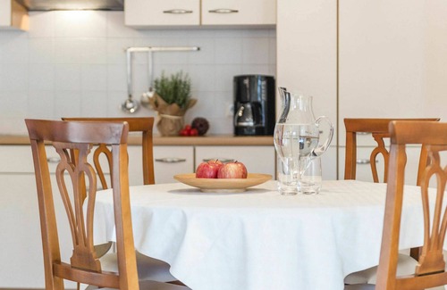 Postal Apartment | Nice apartment for 3 people with pool, A/C, WIFI, TV, balcony and pets allowed