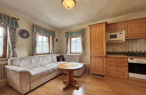 Weissenbach Apartment | Nice apartment for 4 guests with WIFI, TV, balcony and pets allowed