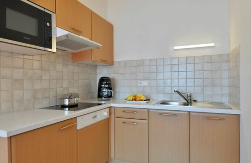 Albions Apartment | Nice apartment for 4 people with pool, WIFI, TV, terrace and pets allowed