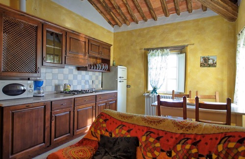 Massarosa Apartment | Nice apartment for 4 people with WIFI, pool, TV and panoramic view, close to Viareggio