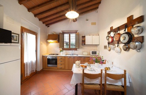 Scandicci Apartment | Nice apartment for 4 people with pool, WIFI and TV, close to Florence