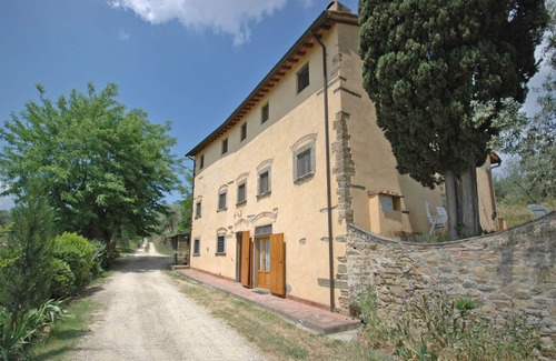 Scandicci Apartment | Nice apartment for 4 people with pool, WIFI and TV, close to Florence