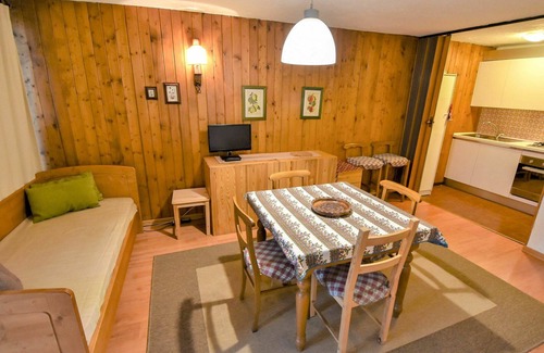Palu Apartment | Nice apartment for 5 guests with WIFI, TV, balcony and pets allowed
