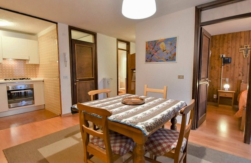Palu Apartment | Nice apartment for 5 guests with WIFI, TV, balcony and pets allowed