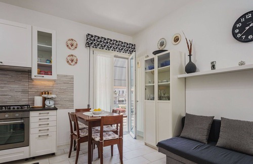 Viareggio Apartment | Nice apartment for 5 guests with A/C, TV and terrace