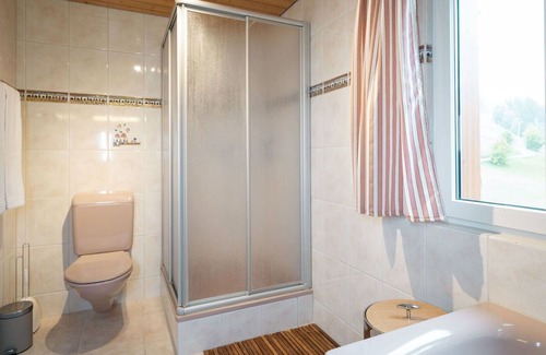 Mitloedi Apartment | Nice apartment for 6 guests with WIFI, balcony and parking