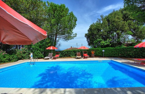 Montaione Apartment | Nice apartment for 6 people with pool, WIFI, veranda and panoramic view, close to San Gimignano