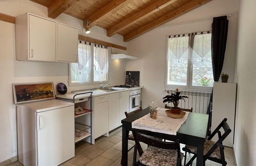 Pantasina Apartment | Nice apartment for 6 people with pool, TV, terrace, pets allowed and panoramic view