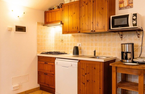 Cipressa Apartment | Nice apartment for 6 people with WIFI, pool, patio, pets allowed and panoramic view