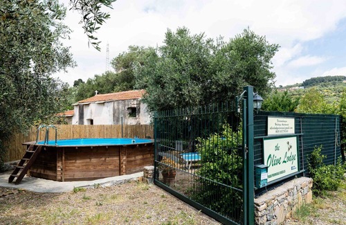 Cipressa Apartment | Nice apartment for 6 people with WIFI, pool, patio, pets allowed and panoramic view