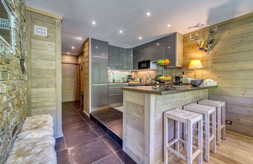 Villarembert Apartment | Nice apartment for 8 people with WIFI, pool, TV and balcony