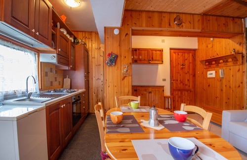 Rivisondoli Apartment | Nice apartment for 4 people with balcony and pets allowed