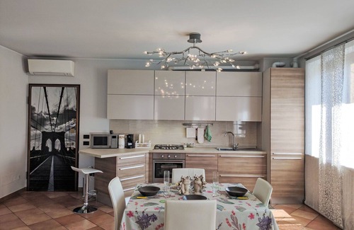 Rovellasca Apartment | Nice apartment for 4 people with WIFI, TV, balcony and parking