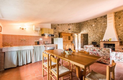 Radicondoli Apartment | Nice apartment in Radicondoli SI