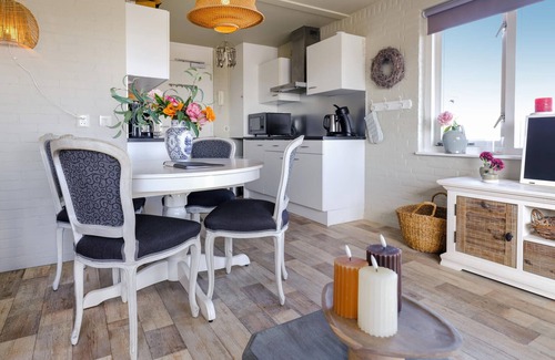 Bruinisse Apartment | Nice apartment in Bruinisse