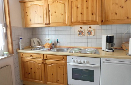 Steinbach-Hallenberg House | Nice apartment in villa for 4 guests with WIFI, TV, patio and parking