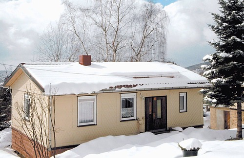 Steinbach-Hallenberg House | Nice apartment in villa for 4 guests with WIFI, TV, patio and parking