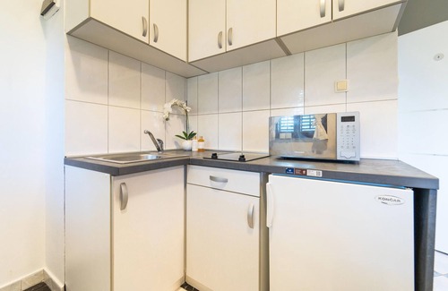 Obrovac Apartment | Nice apartment in Krusevo with WiFi