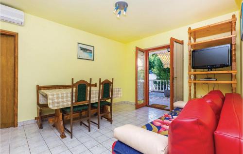 Povile Apartment | Nice Apartment In Povile With Wifi