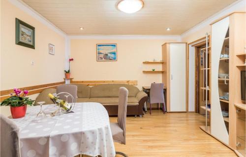 Sveti Juraj Apartment | Nice Apartment In Sveti Juraj With Wifi