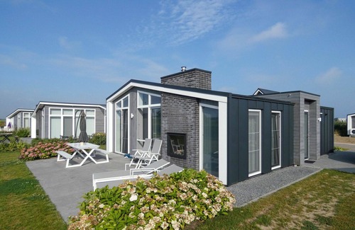 Wemeldinge House | Nice apartment in villa for 4 people with WIFI, TV, terrace, panoramic view and parking