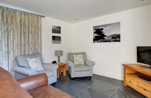 Trelil Villa | Nice apartment in villa for 4 people with WIFI, TV, patio and parking